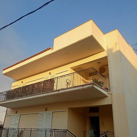 Όμορφο Και Ευρύχωρο Διαμέρισμα Με Θέα! Leilighet Návplio Eksteriør bilde